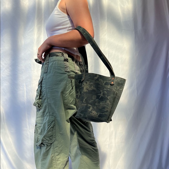 Handmade Leather Camouflage Tote Bag - Picture 10 of 12